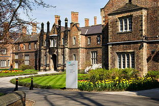 york st john uni,York St John University: A Comprehensive Overview