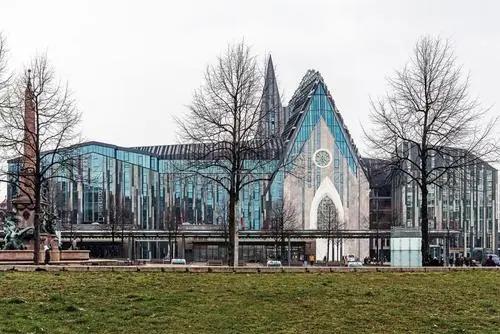 uni bibliothek leipzig,History and Architecture